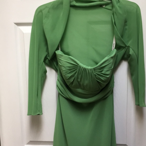 Formal dress - Picture 2 of 7